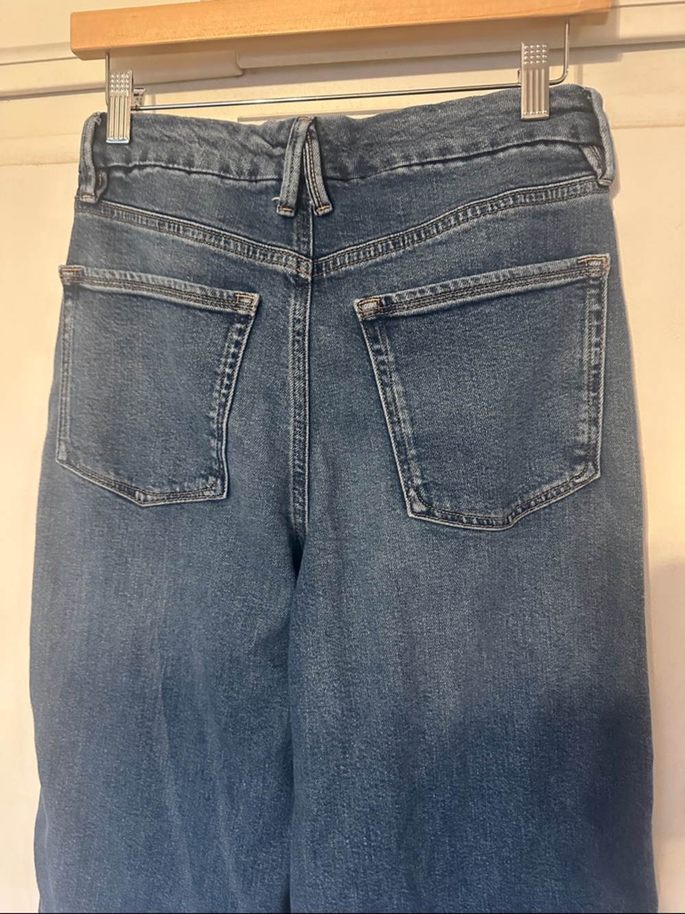 GOOD AMERICAN Good Skate Cropped Wide Jeans - Picture 13 of 15